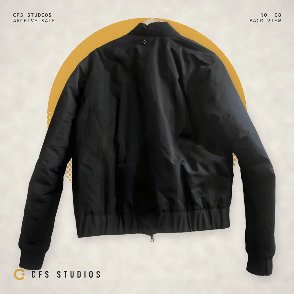 Enfin Levé Esekita Bomber, back
